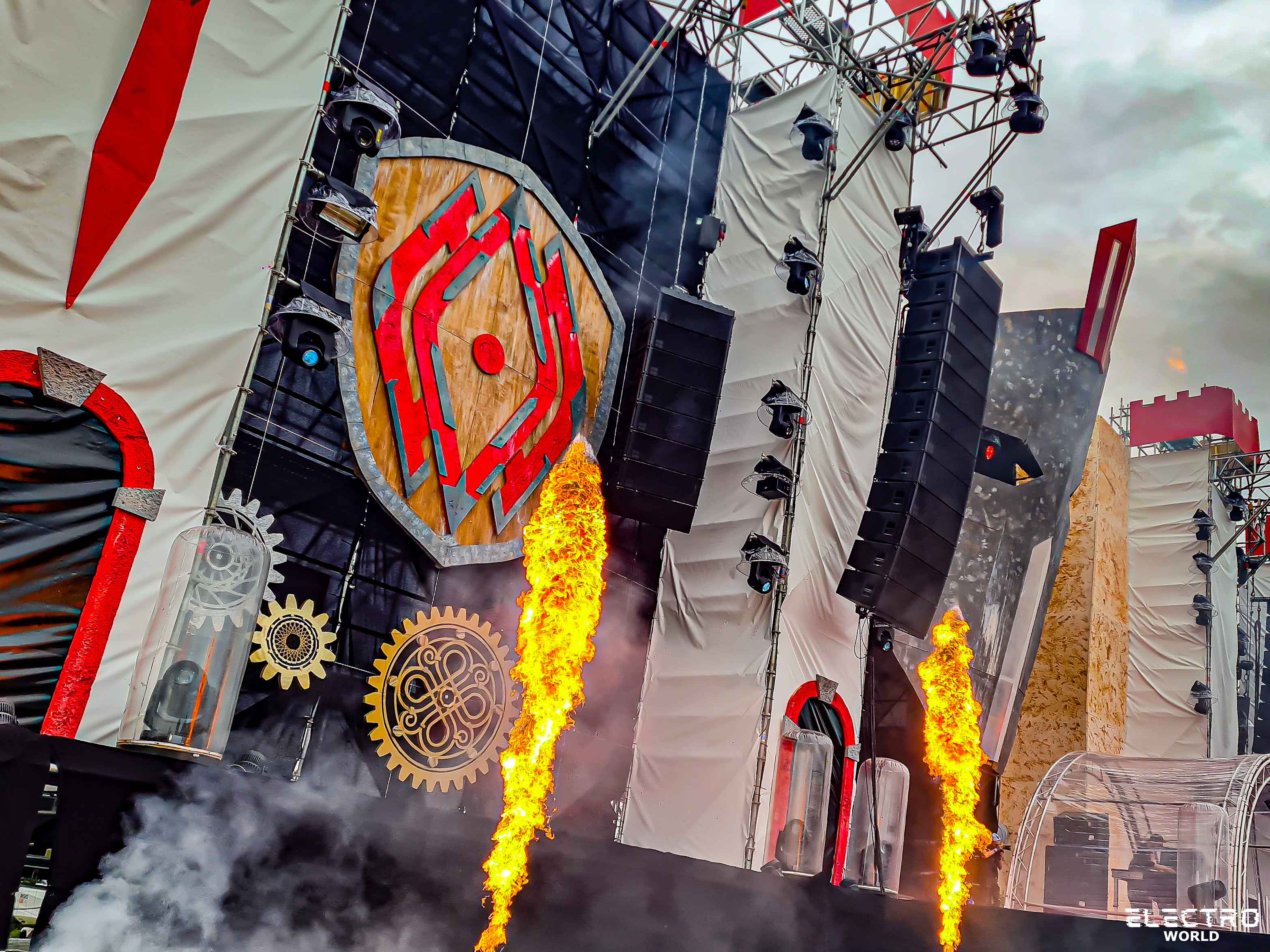 La pyro monstrueuse de l'Eskape Festival 2023