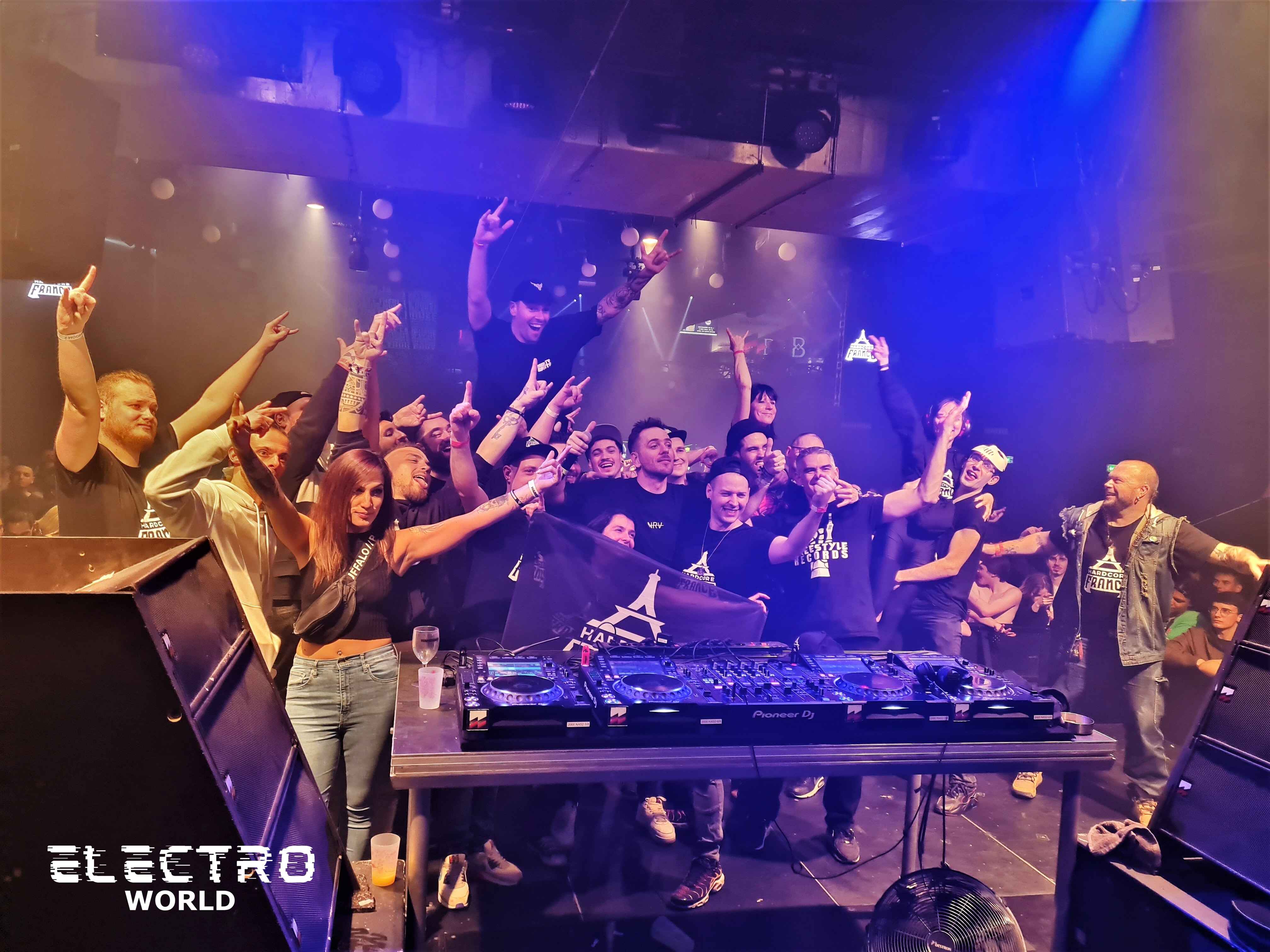 Une partie de la team Hardcore France