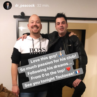 Dr Peacock et GaÀƒÂ«l le responsable de l'Arena 
