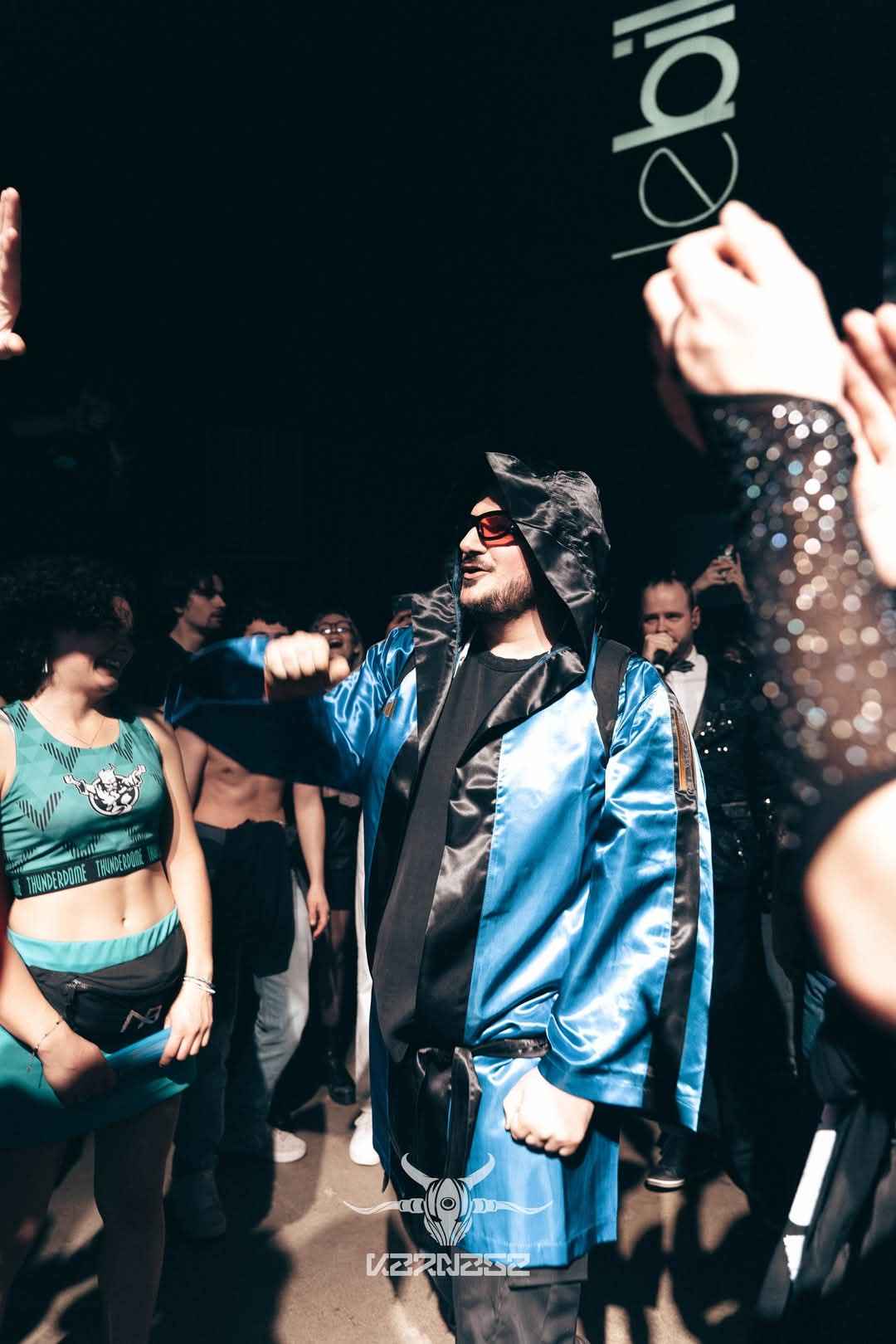 Un membre du duo Rayzen qui s'apprête à rentrer sur le Ring © Anthony Legris 